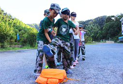 廈門特種兵夏令營挖掘孩子潛能