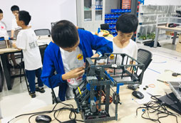 廈門機器人夏令營的課程特色有哪些？