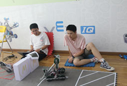 青少年參加西安機器人夏令營需要帶什么物品？
