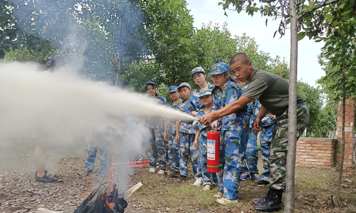西安軍事夏令營(yíng)