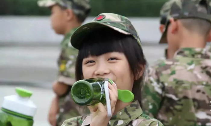 西安軍訓(xùn)夏令營.jpg