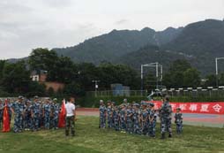 西安夏令營(yíng)教您選擇合適正規(guī)的軍事夏令營(yíng)