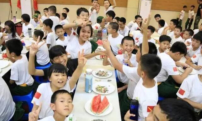 小學(xué)生夏令營(yíng)