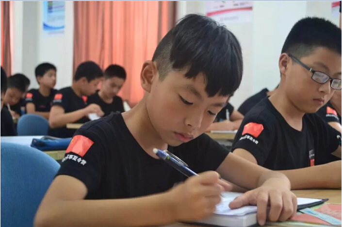 小學生夏令營九天培養(yǎng)對航天知識積極性