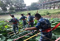 適合小學(xué)生的夏令營(yíng)教會(huì)孩子的是永不放棄