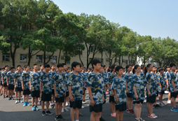 小學(xué)生軍事夏令營有哪些訓(xùn)練課程？
