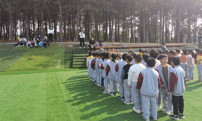 小學(xué)生軍訓(xùn)夏令營多少錢