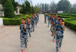 提高孩子素質(zhì)參加小學(xué)生夏令營哪個好？