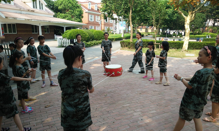 小學(xué)生野外生存夏令營(yíng).jpg