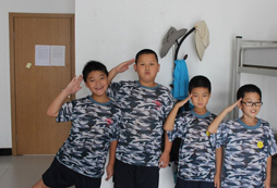 參加小學(xué)生軍旅勵志夏令營踏上一段獨立的人生旅途