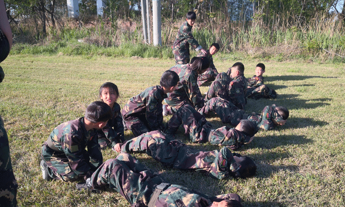 西南軍事夏令營.gif