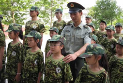 貴州體驗(yàn)生活夏令營讓孩子感受并學(xué)習(xí)軍人品質(zhì)