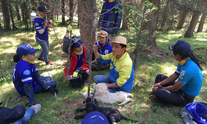 傳授野外知識