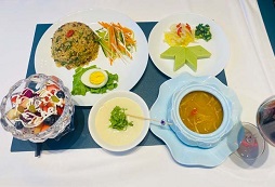 新大陸草原夏令營的食宿是怎么樣的？