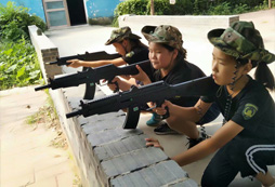 西寧兒童軍事夏令營中的精彩！