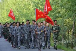 參加新疆夏令營(yíng)，晚上有人看管嗎？