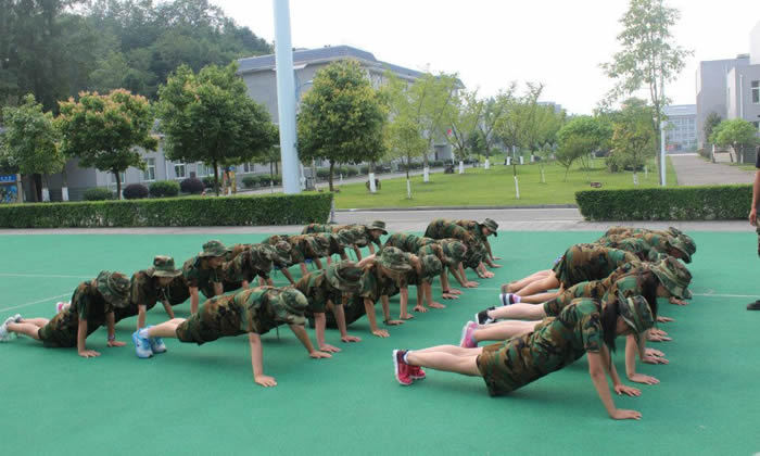 新疆夏令營營地在哪