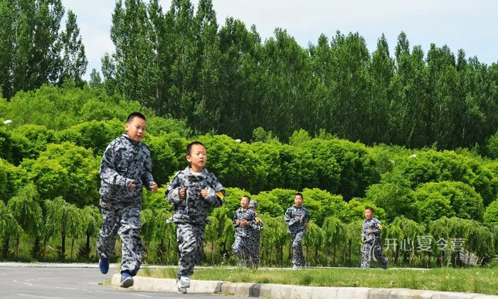 新疆特種兵夏令營(yíng)
