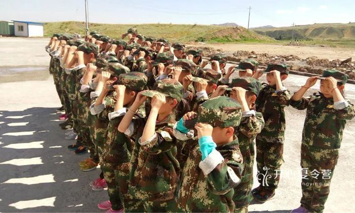 新疆軍事夏令營(yíng)