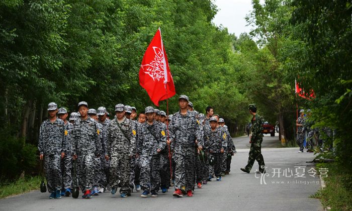 新疆軍事夏令營(yíng)