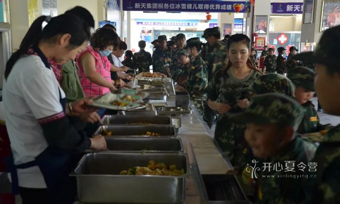 食堂就餐
