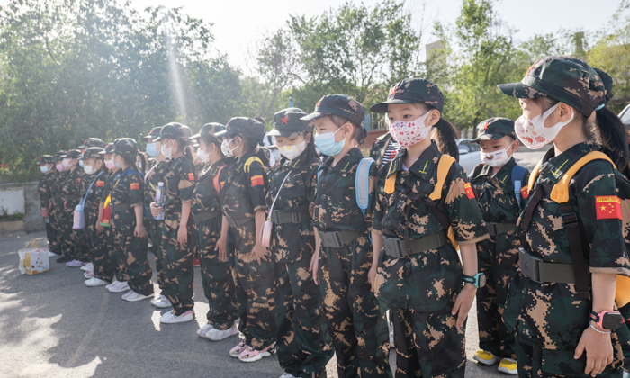 女兵營(yíng)