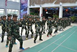 新疆軍事夏令營是培養(yǎng)孩子團(tuán)結(jié)協(xié)作的最佳場所
