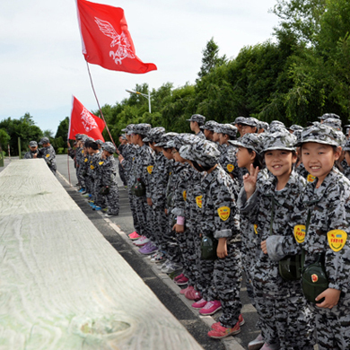 暑期參加新疆軍事夏令營可以提高孩子哪些什么？