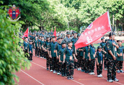 軍訓(xùn)方隊