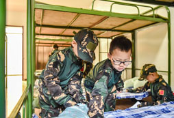 向前看軍事夏令營(yíng)一個(gè)孩子蛻變的舞臺(tái)