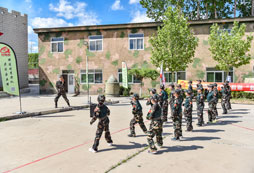 向前看軍事訓(xùn)練營(yíng)給你一個(gè)別樣課堂