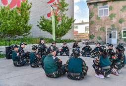向前看軍事夏令營的師資情況怎么樣