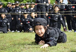 臥倒前進