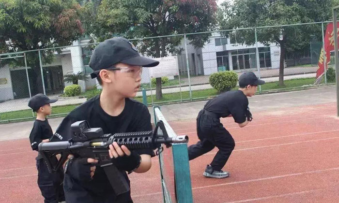 左顧右盼