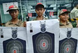 展示射擊作品
