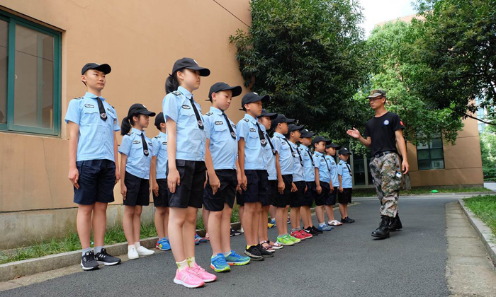 軍事拓展訓(xùn)練