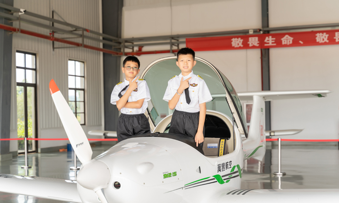 飛機(jī)體驗(yàn)合照