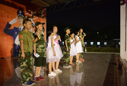 夏令營全封閉式軍事化管理