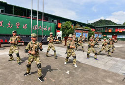 小戰(zhàn)神特訓(xùn)軍事夏令營十大特色有哪些