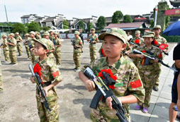 小戰(zhàn)神特訓(xùn)軍事夏令營食宿條件好不好