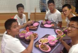 娛光前途夏令營(yíng)如何避免飲食安全隱患