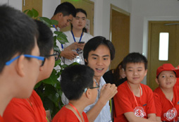 參加引航者教育夏令營(yíng)感受到不同學(xué)霸的成才故事