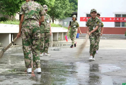 宜昌小學(xué)生軍事夏令營(yíng)讓孩子找到了自己的定位