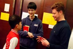為什么這么多學(xué)生喜歡參加青少年英語夏令營？