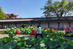 藝術(shù)夏令營的費(fèi)用需要多少錢