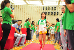 性格內(nèi)向的女孩子適合什么藝術夏令營？