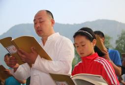 國學(xué)藝術(shù)夏令營讓孩子誦經(jīng)典，啟智慧！