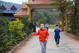 抵達(dá)勐遠(yuǎn)村，入住傣家