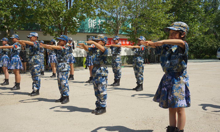 結(jié)營(yíng)會(huì)操表演
