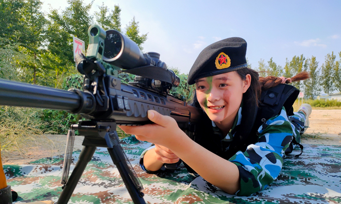美女神槍手